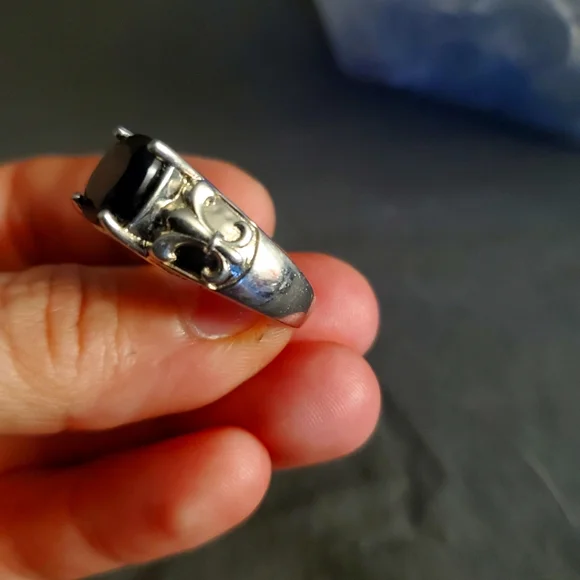 Ring - Picture 4 of 5